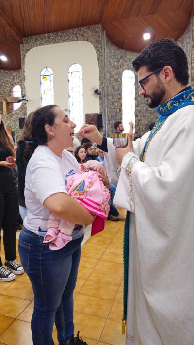 A Casa da Mãe Aparecida ficou pequena na segunda celebração da manhã em Laranjeiras do Sul